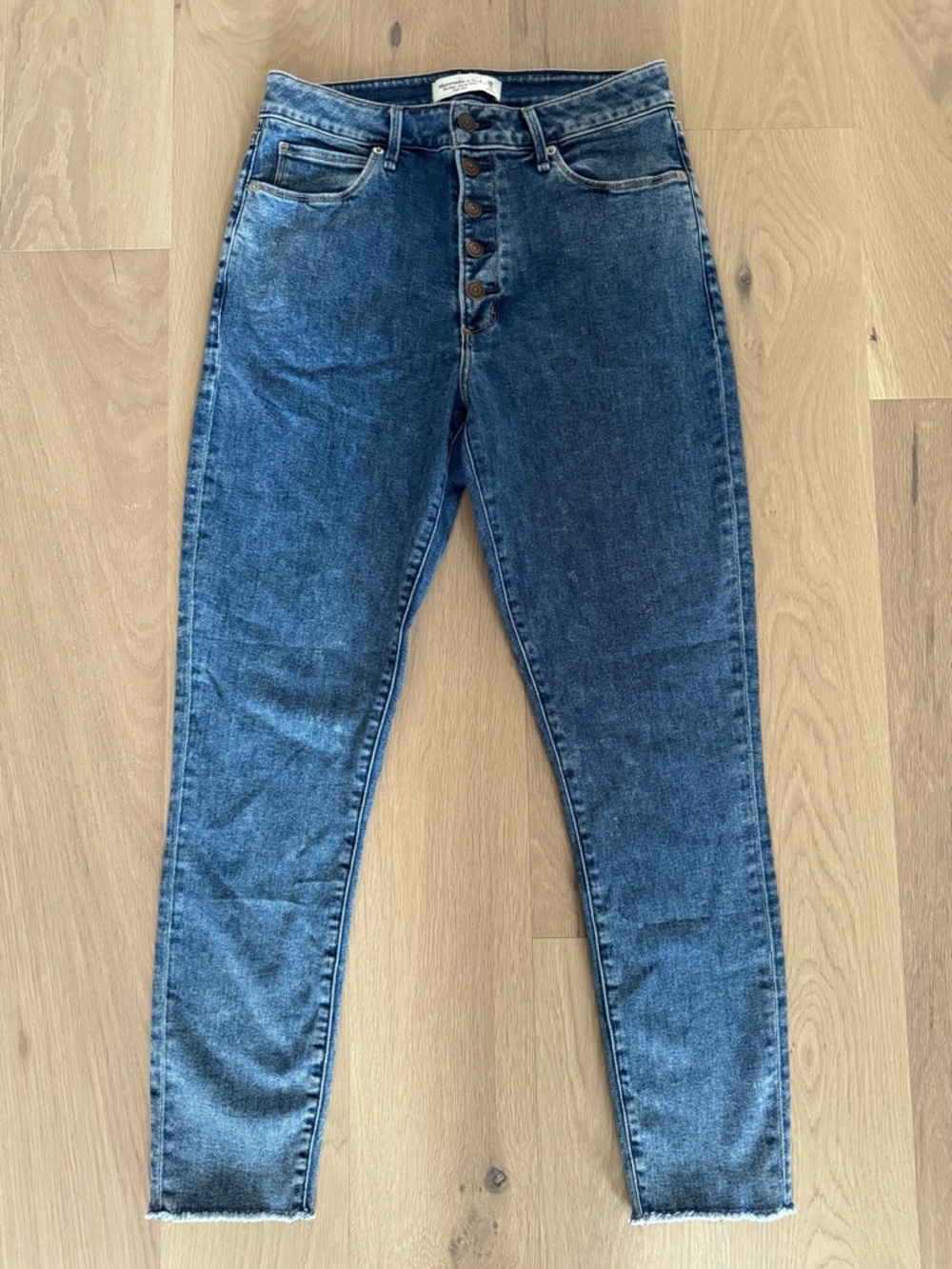 Abercrombie & Fitch The Super Skinny Ankle High Rise Jeans - Size 28/6R - Picture 2 of 4